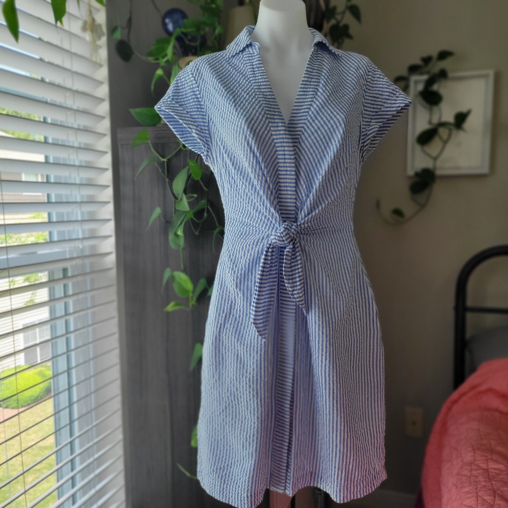 Vineyard Vines Pinstripe Tie Front Button Down Dress 6 EUC 100%Cotton Blue/White